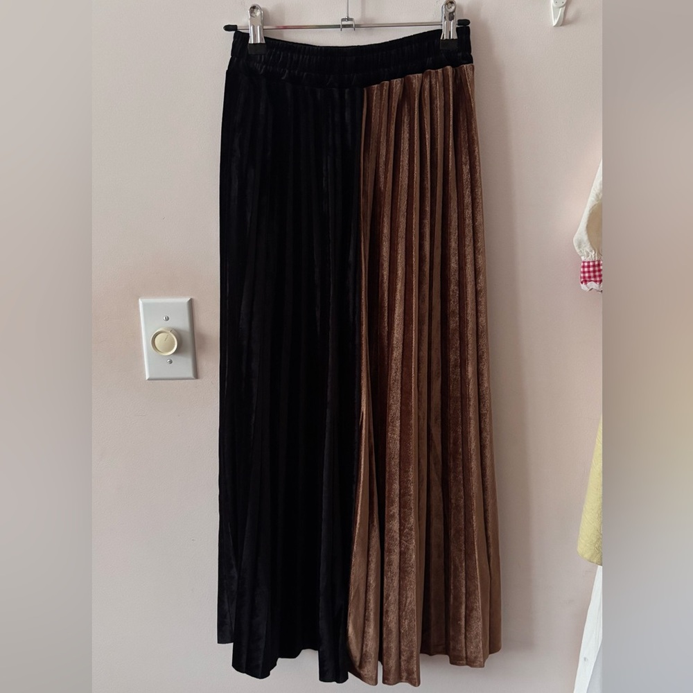 OAK AND FORT PLEATED VELVET MIDI SKIRT 🐻 - Picture 1 of 4
